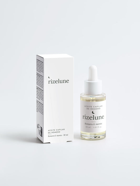 Sérum de romero y menta Rizelune con su caja, vista frontal